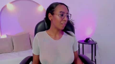 Snapshot of priscila_cooper chatting on 11-08-25, 07:56 Priscila online show from 11-08-25, 07:56