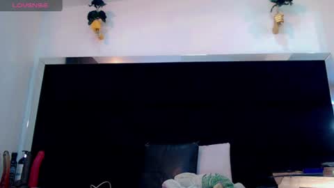 priscilarainbow online show from 07-12-26, 01:57