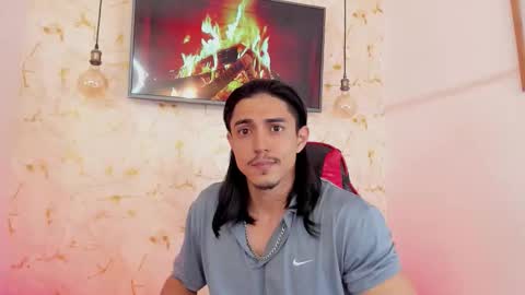 Snapshot of privilegewc chatting on 10-19-25, 01:17 privilegewc online show from 10-19-25, 01:17