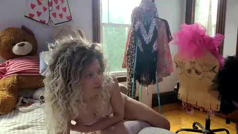 Snapshot of professorhushh chatting on 11-11-25, 05:46 professorhushh online show from 11-11-25, 05:46