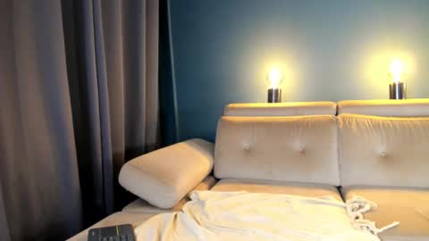 Raven  but you can call me sweetie or honey too  online show from 09-12-25, 06:30