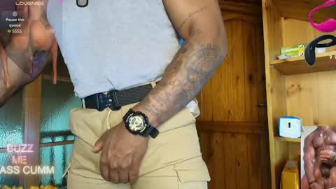 Snapshot of proudlyblack30 chatting on 06-03-26, 02:33 sergeant. online show from 06-03-26, 02:33