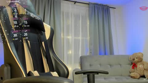 Snapshot of prvncessa_10 chatting on 12-13-24, 02:32 INDEPENDENT MODEL online show from 12-13-24, 02:32