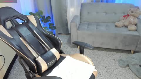 Snapshot of prvncessa_10 chatting on 12-25-24, 12:05 INDEPENDENT MODEL online show from 12-25-24, 12:05