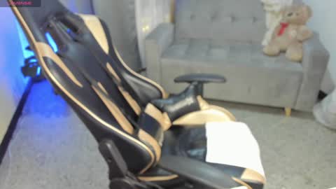 Snapshot of prvncessa_10 chatting on 01-18-25, 06:56 INDEPENDENT MODEL online show from 01-18-25, 06:56