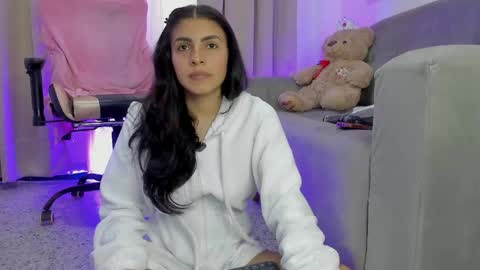    INDEPENDENT MODEL online show from 05-09-26, 06:46