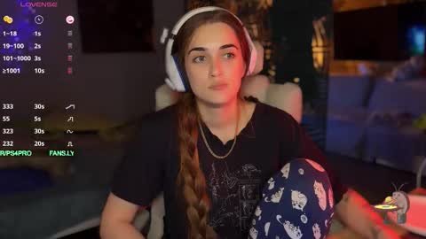 Queen of Pain online show from 10-31-25, 01:01