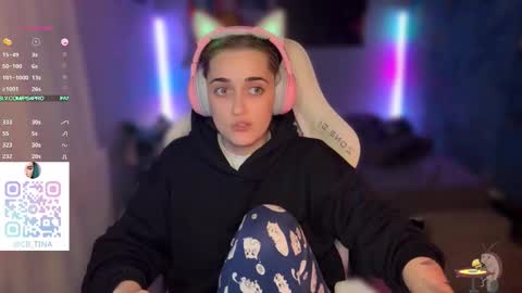 Queen of Pain online show from 02-02-26, 04:00