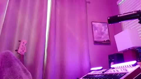 Snapshot of psilocipher chatting on 07-23-26, 01:58 Sk8wave online show from 07-23-26, 01:58