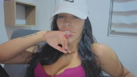 Snapshot of pssiquiss chatting on 06-07-26, 03:43 Katerine online show from 06-07-26, 03:43