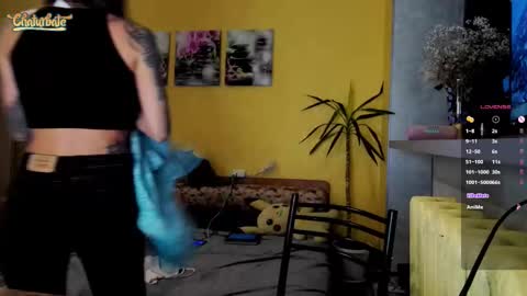 Snapshot of psyheya chatting on 10-12-25, 03:11 LUCY -----    online show from 10-12-25, 03:11