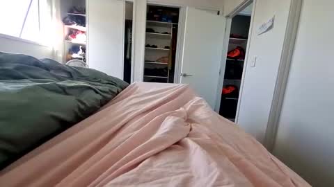 Snapshot of publicwank111returns chatting on 12-05-25, 06:15 Public online show from 12-05-25, 06:15