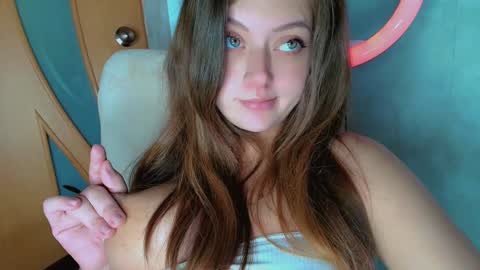 Snapshot of puff_witch chatting on 01-19-25, 09:33 Nayaa Nay 3 online show from 01-19-25, 09:33