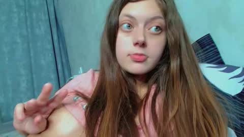 Snapshot of puff_witch chatting on 03-08-25, 01:17 Nayaa Nay 3 online show from 03-08-25, 01:17