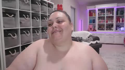 Snapshot of pugglelover chatting on 01-27-25, 12:48 Puggie - online show from 01-27-25, 12:48