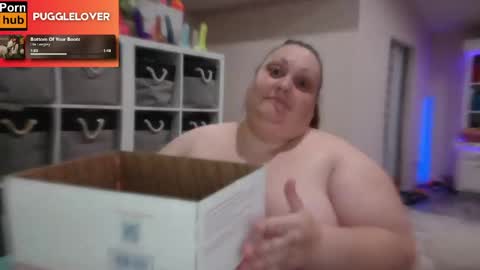 Snapshot of pugglelover chatting on 04-21-26, 03:50 Puggie - online show from 04-21-26, 03:50
