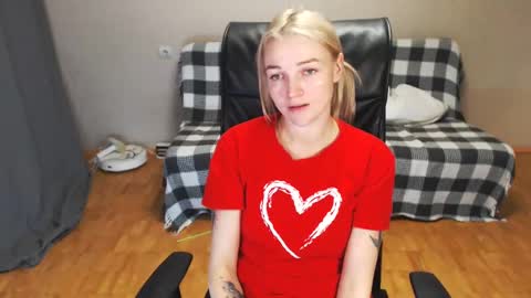 Snapshot of puma_ma chatting on 01-12-25, 12:01 Polly online show from 01-12-25, 12:01