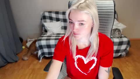 Polly online show from 02-12-26, 03:23