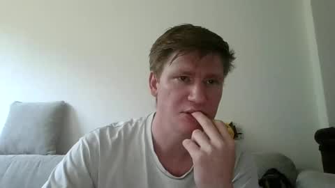 Snapshot of punkindrublic25 chatting on 05-27-26, 05:04 punkindrublic25 online show from 05-27-26, 05:04