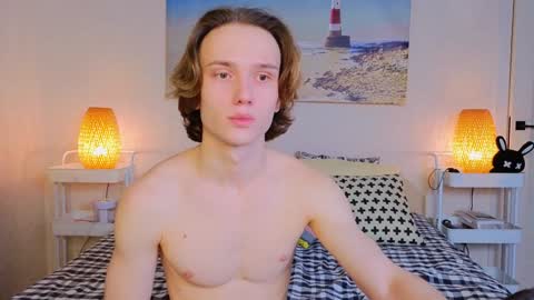 Snapshot of pupsenish chatting on 12-12-24, 02:44 Jesse online show from 12-12-24, 02:44