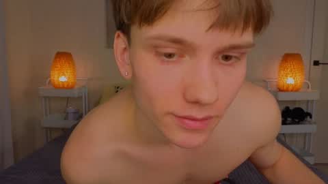 Snapshot of pupsenish chatting on 01-21-25, 04:32 Jesse online show from 01-21-25, 04:32