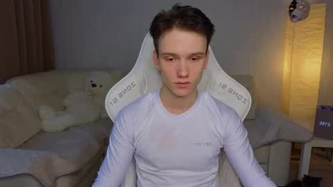 Snapshot of pupsenish chatting on 09-14-25, 02:54 Jesse online show from 09-14-25, 02:54