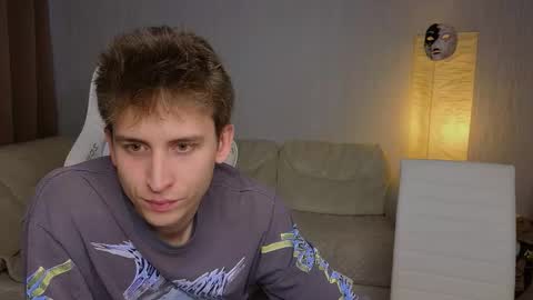 Snapshot of pupsenish chatting on 09-17-25, 04:14 Jesse online show from 09-17-25, 04:14