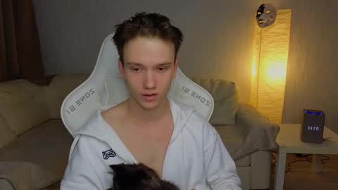 Snapshot of pupsenish chatting on 09-21-25, 02:13 Jesse online show from 09-21-25, 02:13