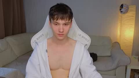 Snapshot of pupsenish chatting on 09-28-25, 06:52 Jesse online show from 09-28-25, 06:52