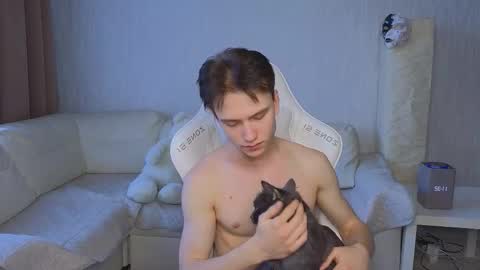 Snapshot of pupsenish chatting on 10-02-25, 06:31 Jesse online show from 10-02-25, 06:31