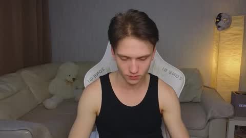 Snapshot of pupsenish chatting on 10-05-25, 04:33 Jesse online show from 10-05-25, 04:33