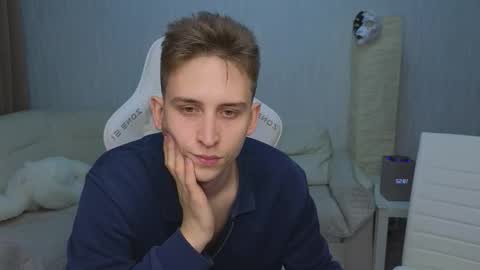 Snapshot of pupsenish chatting on 10-06-25, 01:52 Jesse online show from 10-06-25, 01:52