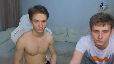 Snapshot of pupsenish chatting on 11-05-25, 01:33 Jesse online show from 11-05-25, 01:33