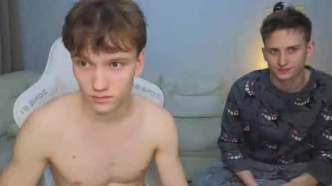 Snapshot of pupsenish chatting on 11-27-25, 12:18 Jesse online show from 11-27-25, 12:18