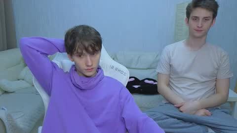 Snapshot of pupsenish chatting on 01-13-26, 12:21 Jesse online show from 01-13-26, 12:21