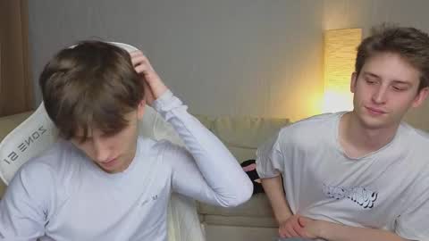 Snapshot of pupsenish chatting on 01-15-26, 01:59 Jesse online show from 01-15-26, 01:59