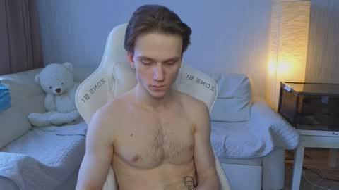 Snapshot of pupsenish chatting on 02-18-26, 05:36 Jesse online show from 02-18-26, 05:36