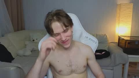 Snapshot of pupsenish chatting on 02-26-26, 02:05 Jesse online show from 02-26-26, 02:05