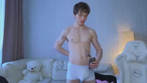 Snapshot of pupsenish chatting on 03-04-26, 04:51 Jesse online show from 03-04-26, 04:51