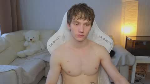 Snapshot of pupsenish chatting on 03-07-26, 04:09 Jesse online show from 03-07-26, 04:09