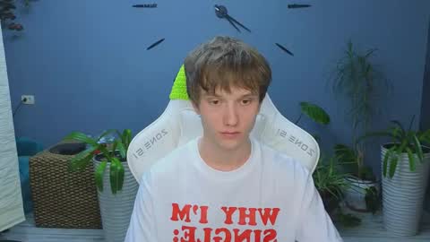 Snapshot of pupsenish chatting on 03-18-26, 02:42 Jesse online show from 03-18-26, 02:42