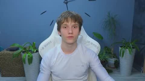 Snapshot of pupsenish chatting on 03-20-26, 04:34 Jesse online show from 03-20-26, 04:34