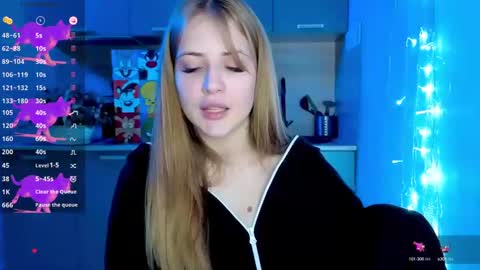 Alicia online show from 03-10-25, 04:25