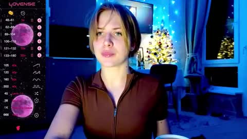 Alicia online show from 12-14-25, 03:28