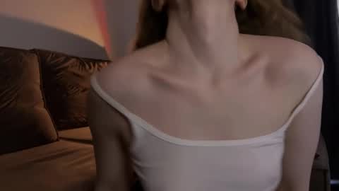 Marie online show from 03-08-25, 12:20