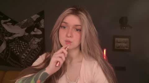 Bella online show from 04-24-26, 07:44