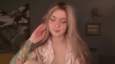 Bella online show from 04-25-26, 09:34