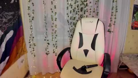 Sofia online show from 09-18-25, 04:42