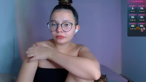 Snapshot of purple_peach chatting on 09-16-25, 11:22 Carolyn online show from 09-16-25, 11:22