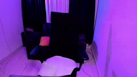 Snapshot of purplemegan chatting on 05-30-26, 03:25 MEGANNNN online show from 05-30-26, 03:25